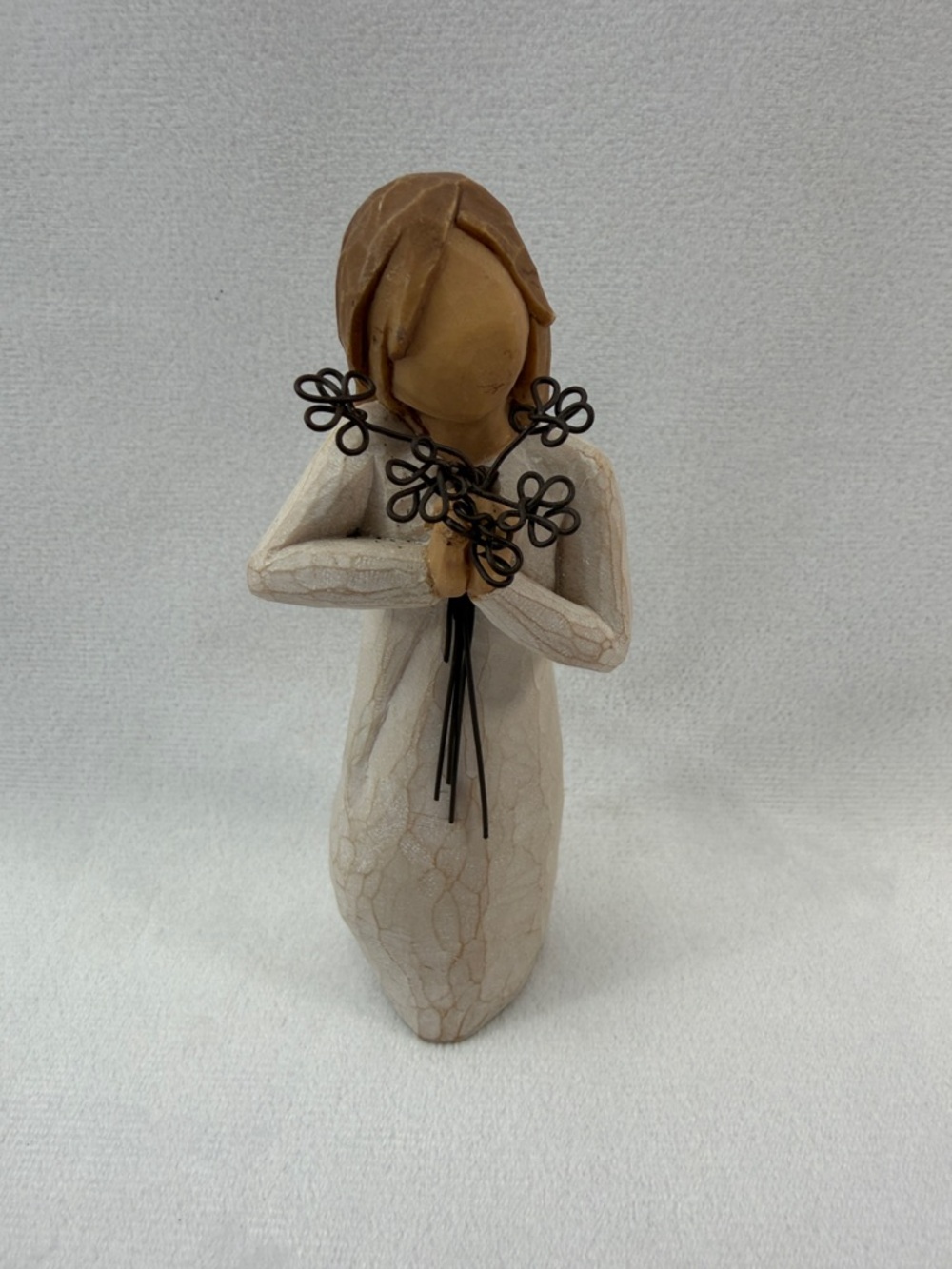 Willow Tree Friendship Holding Metal Flowers 2004 Figurine